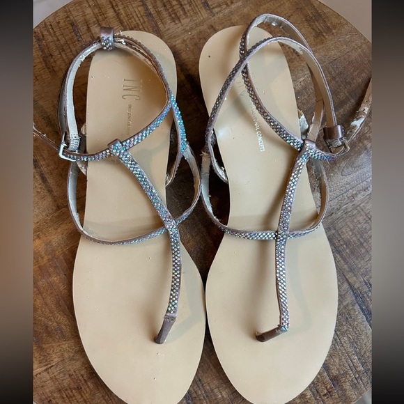 Stylish Wedge Sandals with Rhinestone Straps - Picture 2 of 7